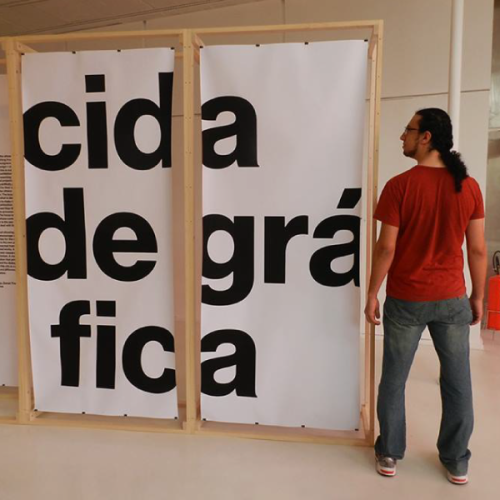 Visitando uma mostra cultural durante o DiaTipo São Paulo em 2014.